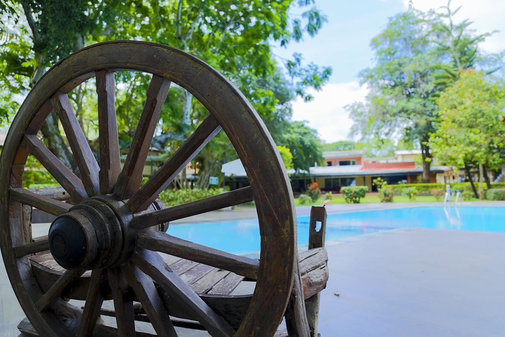 Miridiya Lake Resort Anuradhapura Kültér fotó